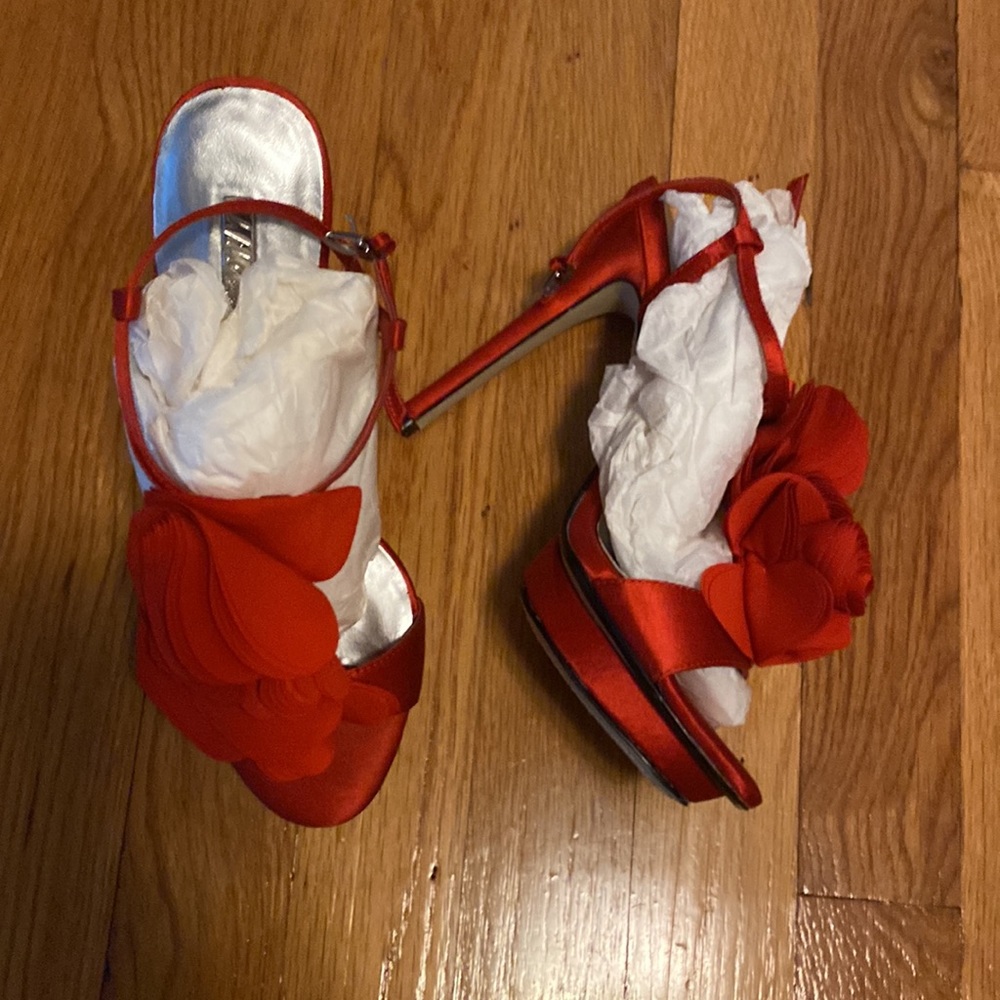 Shoes - Picture 2 of 4